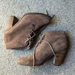 Jessica Simpson brown suede ankle boots - 9